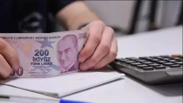 Emekli bayram ikramiyesi ne kadar olacak? Ünlü ekonomistten '1 maaş ikramiye' kulisi!